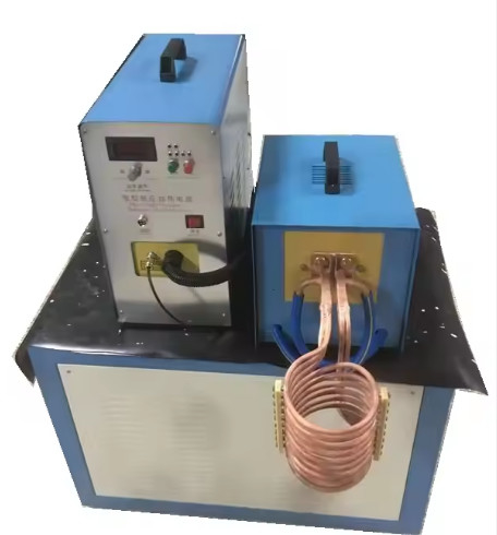 Tubos de cobre Caps Máquina de aquecimento de alta frequência Taxa de fluxo 7,5 L por minuto Faixa de pressão 0,06-0,12 Mpa