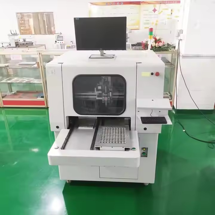 Máquina de Roteamento e Perfuração CNC para PCB, Separadora, Corte e Divisão de Placas de Circuito para Produção Eletrônica