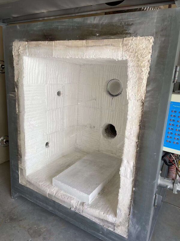 Forno de Resistência ao Fogo Vertical em Conformidade com a ISO 834 com Temperatura de 1200 °C e Construção Modular