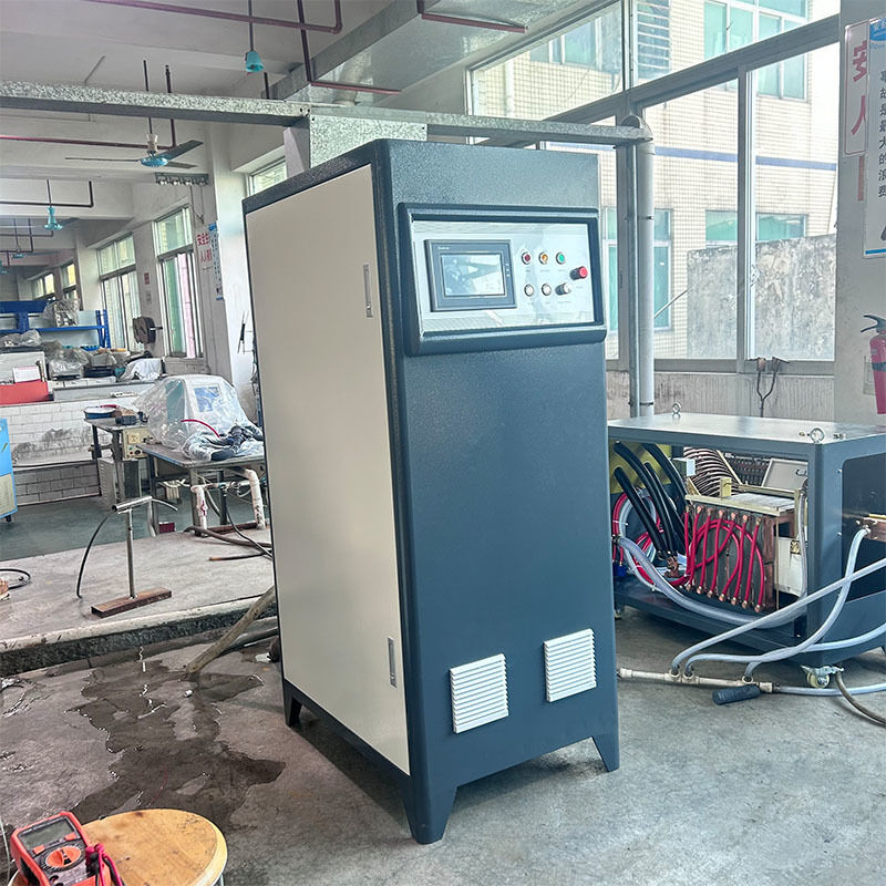 Máquina de aquecimento por indução de alta frequência de 30 kW Máquina de aquecimento por indução de tubo de cobre de soldagem de fio de fácil operação 220V Novo rolamento PLC