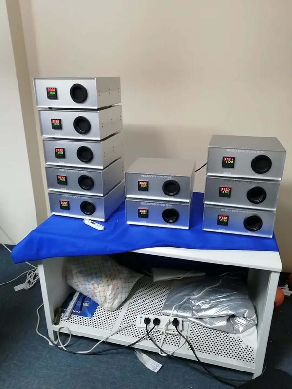 Fornalha do corpo preto de equipamento de testes da inflamabilidade da elevada precisão para a calibração do termômetro infravermelho